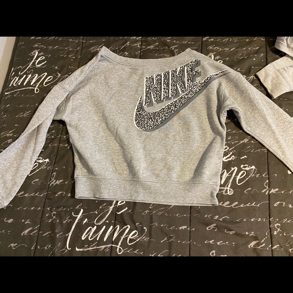 Gray Nike Crop Top sweatshirt